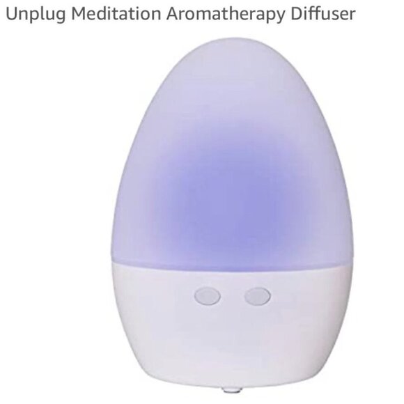 Essential Oils Colour-changing Room  Diffuser & 3 Brand New Essential Oils - Picture 1 of 9